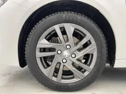 Photo 18 Peugeot 208  PureTech 100 S&S BVM6