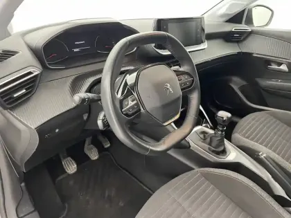 Photo 96 Peugeot 208  PureTech 100 S&S BVM6