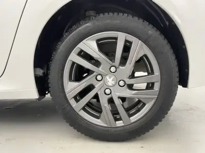 Photo 17 Peugeot 208  PureTech 100 S&S BVM6