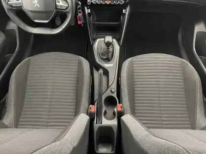 Photo 92 Peugeot 208  PureTech 100 S&S BVM6