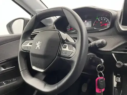 Photo 95 Peugeot 208  PureTech 100 S&S BVM6