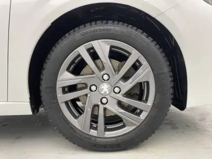 Photo 81 Peugeot 208  PureTech 100 S&S BVM6