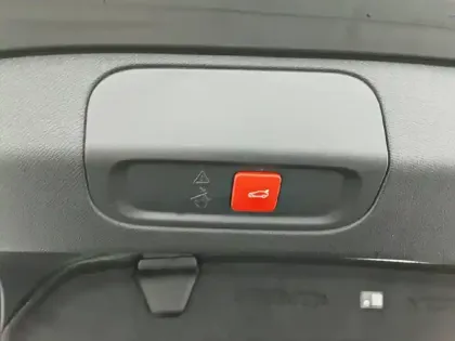 Photo 14 Peugeot 408  Hybrid 145 e-DCS6