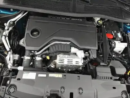 Photo 17 Peugeot 408  Hybrid 145 e-DCS6