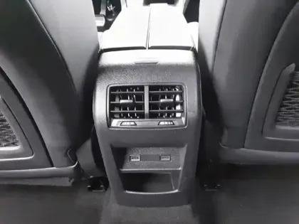 Photo 18 Peugeot 408  Hybrid 145 e-DCS6