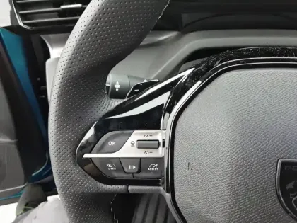 Photo 21 Peugeot 408  Hybrid 145 e-DCS6