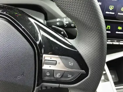 Photo 22 Peugeot 408  Hybrid 145 e-DCS6