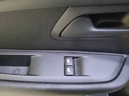 Photo 25 Peugeot 208  PureTech 75 S&S BVM5