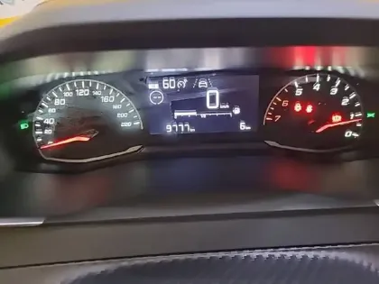 Photo 9 Peugeot 208  PureTech 75 S&S BVM5