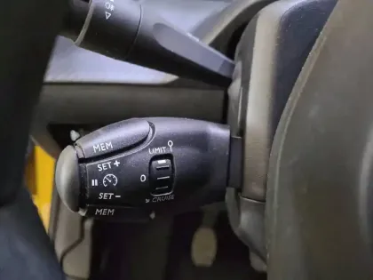 Photo 23 Peugeot 208  PureTech 75 S&S BVM5