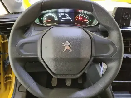 Photo 8 Peugeot 208  PureTech 75 S&S BVM5