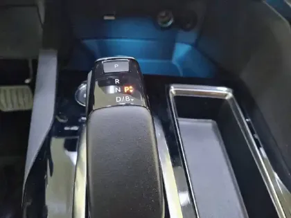 Photo 13 Peugeot 3008  Hybrid 225 e-EAT8