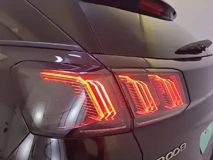 Photo 16 Peugeot 3008  Hybrid 225 e-EAT8