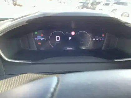 Photo 9 Peugeot 2008  Hybrid 145 e-DCS6