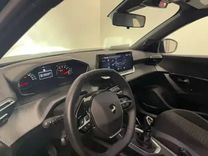 Photo 10 Peugeot 2008  PureTech 100 S&S BVM6