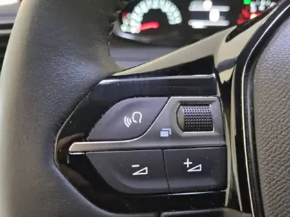 Photo 57 Peugeot 208  PureTech 75 S&S BVM5