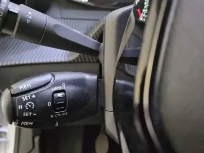 Photo 56 Peugeot 208  PureTech 75 S&S BVM5