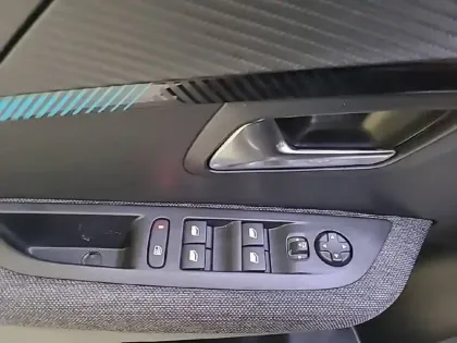 Photo 60 Peugeot 208  PureTech 75 S&S BVM5