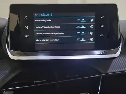 Photo 52 Peugeot 208  PureTech 75 S&S BVM5