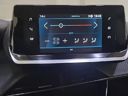 Photo 19 Peugeot 208  PureTech 75 S&S BVM5