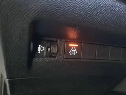 Photo 28 Peugeot 208  PureTech 75 S&S BVM5