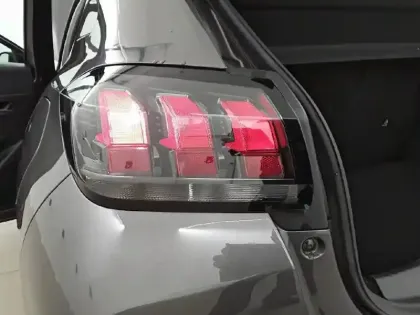 Photo 36 Peugeot 208  PureTech 75 S&S BVM5