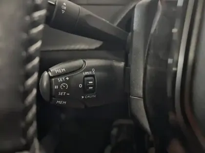 Photo 30 Peugeot 208  PureTech 75 S&S BVM5