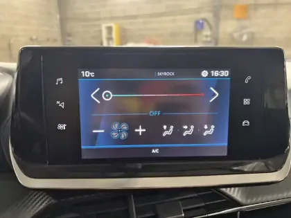 Photo 13 Peugeot 208  PureTech 75 S&S BVM5