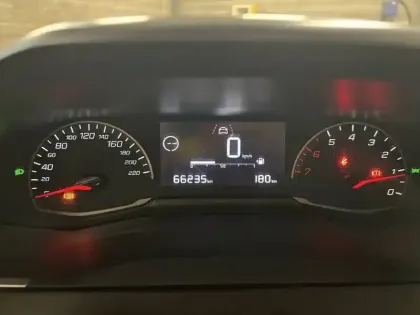 Photo 27 Peugeot 208  PureTech 75 S&S BVM5