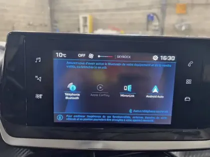 Photo 28 Peugeot 208  PureTech 75 S&S BVM5