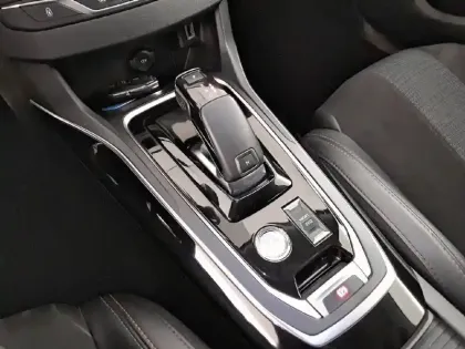 Photo 13 Peugeot 308  PureTech 130ch S&S EAT8