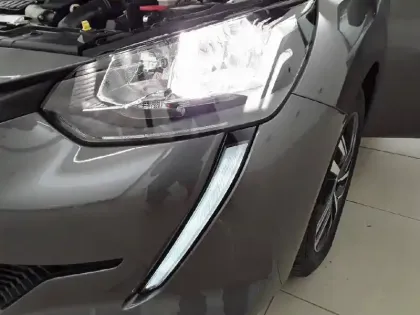 Photo 15 Peugeot 208  PureTech 100 S&S BVM6