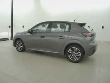 Photo 32 Peugeot 208  PureTech 100 S&S BVM6