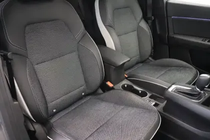 Photo 17 Renault Captur  E-Tech full hybrid 145