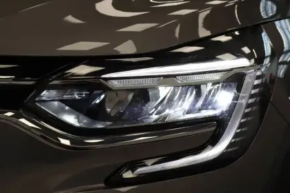 Photo 4 Renault Captur  E-Tech full hybrid 145