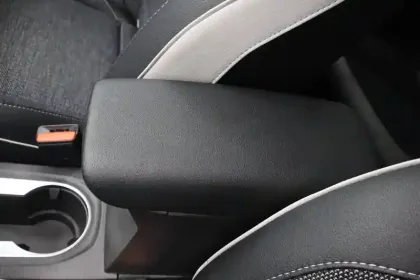 Photo 26 Renault Captur  E-Tech full hybrid 145