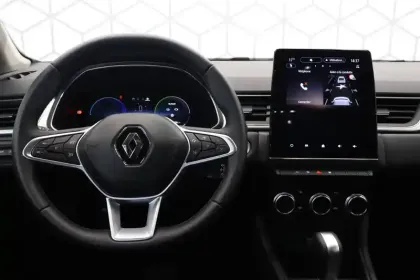 Photo 16 Renault Captur  E-Tech full hybrid 145