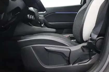 Photo 32 Renault Captur  E-Tech full hybrid 145