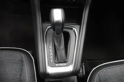 Photo 3 Renault Captur  E-Tech full hybrid 145