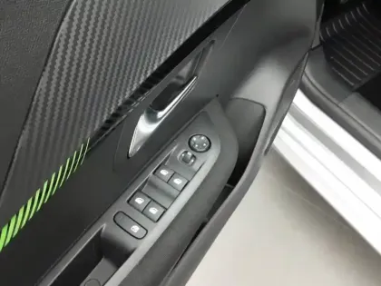 Photo 17 Peugeot 208  PureTech 75 S&S BVM5