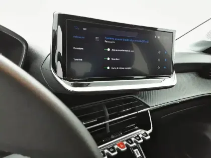 Photo 20 Peugeot 208  PureTech 75 S&S BVM5