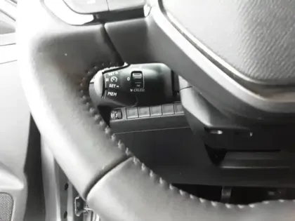 Photo 18 Peugeot 208  PureTech 75 S&S BVM5