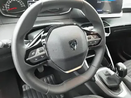 Photo 8 Peugeot 208  PureTech 75 S&S BVM5