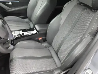 Photo 10 Peugeot 208  Hybrid 145 e-DCS6