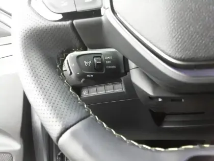 Photo 41 Peugeot 208  Hybrid 145 e-DCS6