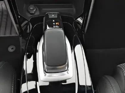 Photo 33 Peugeot 208  Electrique 50 kWh 136ch