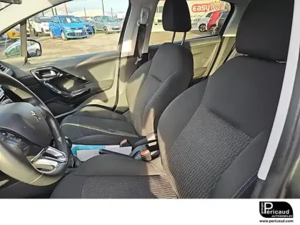 Photo 6 Peugeot 208  1.6 BlueHDi 75ch BVM5