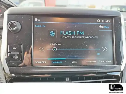 Photo 11 Peugeot 208  1.6 BlueHDi 75ch BVM5