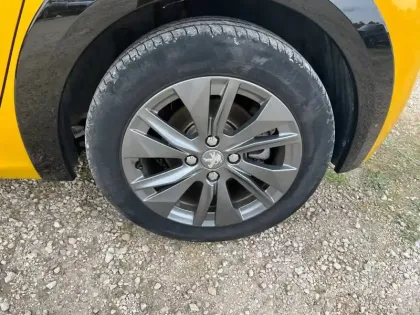 Photo 10 Peugeot 208  Electrique 50 kWh 136ch