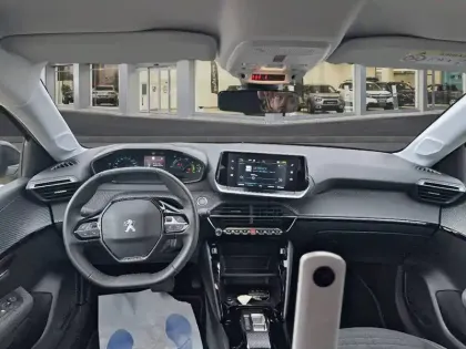 Photo 7 Peugeot 208  Electrique 50 kWh 136ch